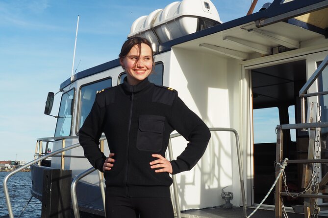 Suomenlinna Ferry and Guided Walking Tour in the Fortress - Guided Tour Experience