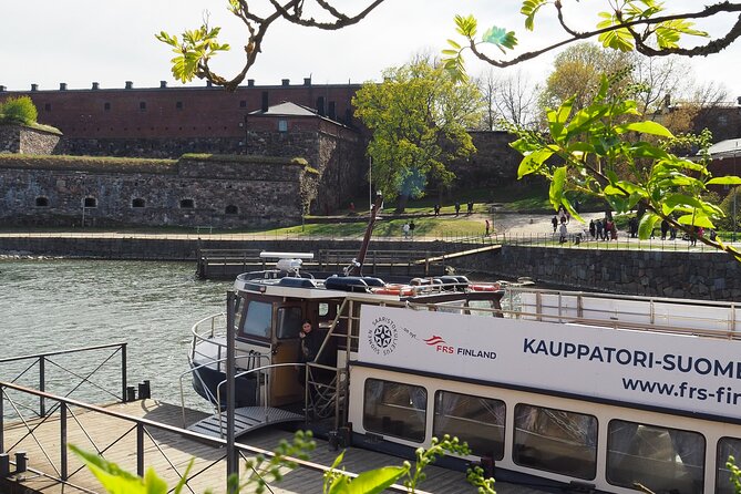 Suomenlinna Ferry and Guided Walking Tour in the Fortress - Negative Traveler Experiences