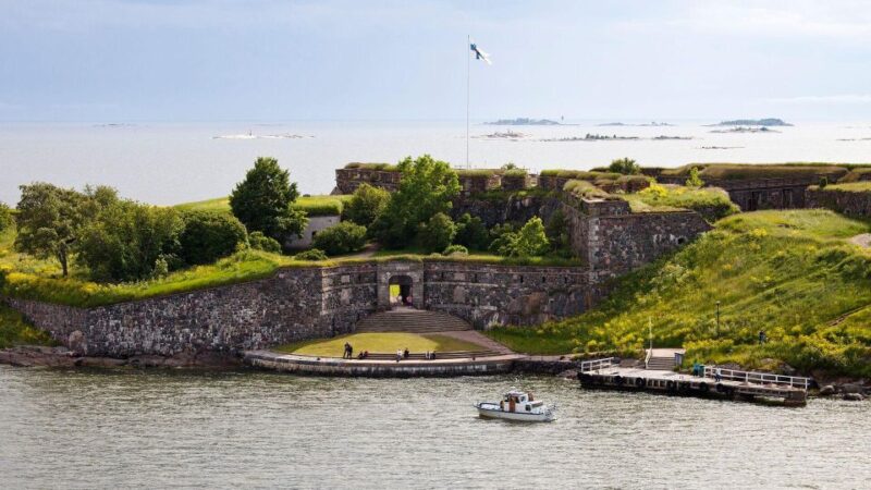Suomenlinna: Private Tour With an Authorized Guide - Tour Overview