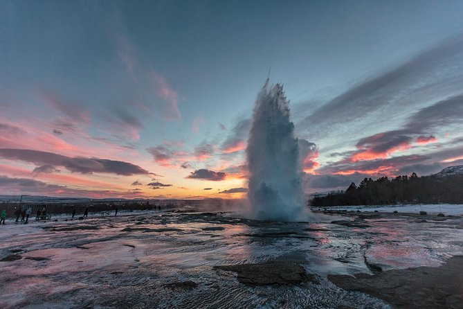 Supersaver: Small-Group Lava Caving Experience and Golden Circle Tour From Reykjavik - Explore Ancient Lava Field in Blue Mountains