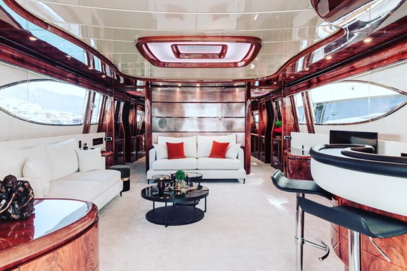 Superyacht 4 Hour Charter:12 Passengers:Drinks and Food Inc. - Key Points
