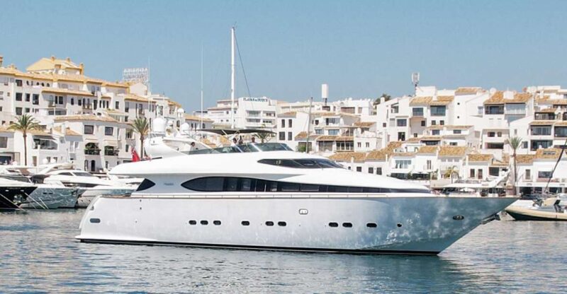 Superyacht 8 Hour Charter:12 Passengers:Drinks and Food Inc. - Unlimited Beverages and Refreshments
