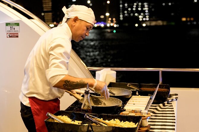 Superyacht Experience in Dubai With Dinner and Live Music - Scenic Dubai Desert Exploration