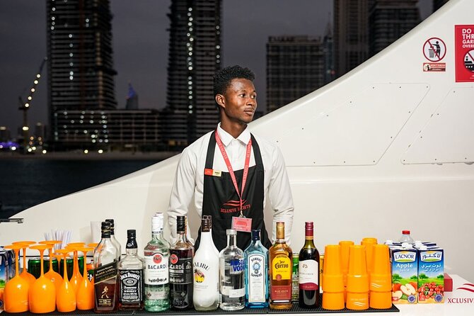 Superyacht Experience in Dubai With Dinner and Live Music - Meeting and Pickup Logistics