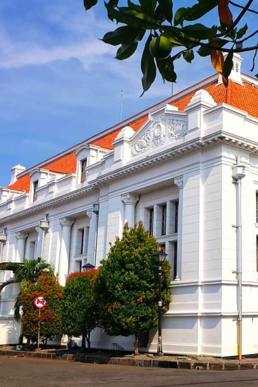 SURABAYA CITY: EXCURSIONS WITH PRIVATE CAR DRIVER HIRE - Experiencing Local Marketplace