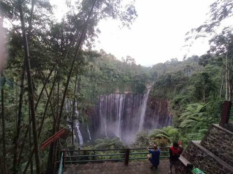 Surabaya or Malang: Tumpak Sewu Waterfall Share Guided Tour - What Youll Experience