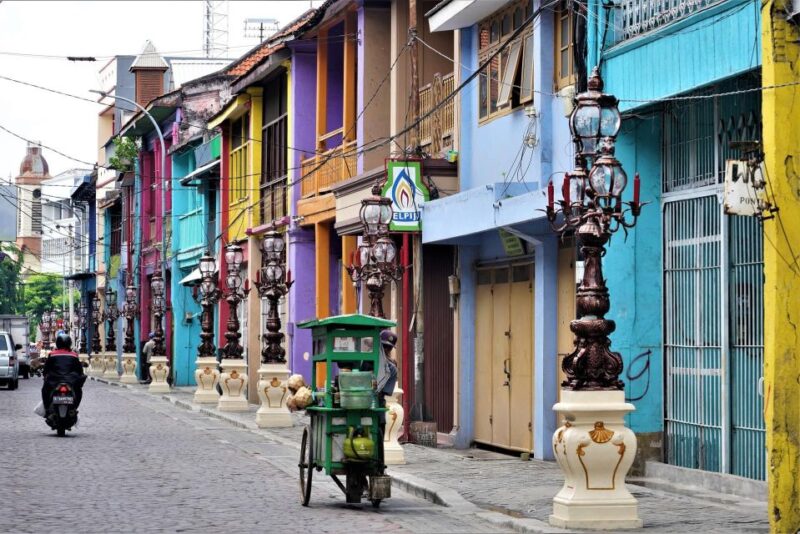 Surabaya: Private Car Charter With Driver in Group by Van - Frequently Asked Questions
