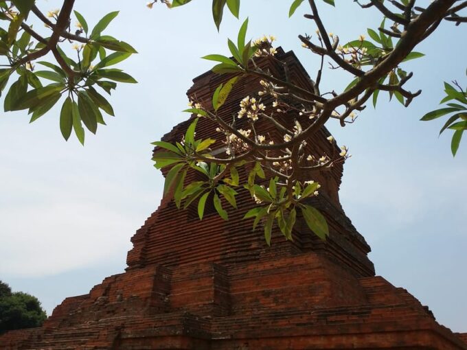 Surabaya Trowulan Historical Temple Tours From Surabaya Port - Booking and Cancellation