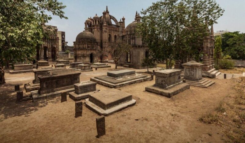 Surat- Private Car Hire With Driver for 8 Hours 80 Kms - Explore Unique Sights