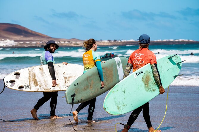 Surf Lesson for Beginners in Famara: Introduction in Surfing - Prepare for the Lesson