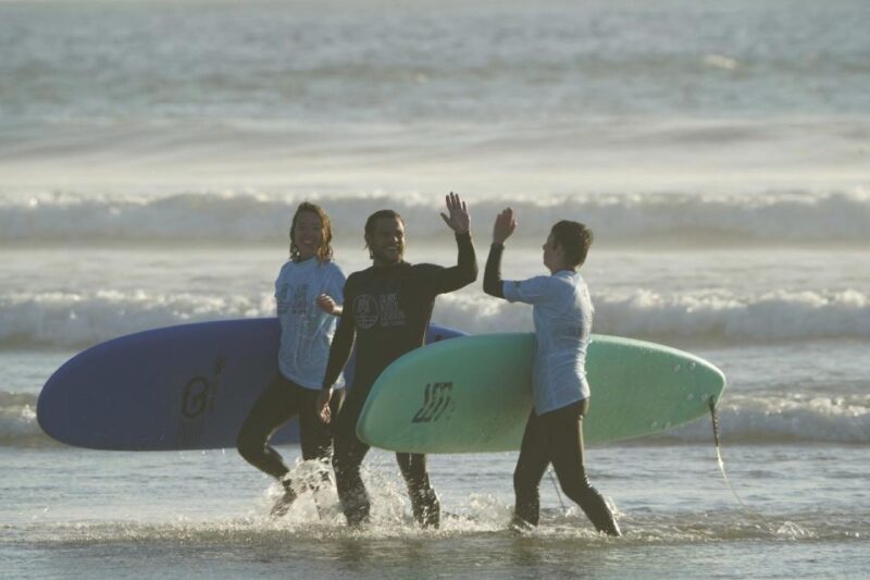 Surfing Experience With Trasnfer From Lisbon - Lesson Structure and Skill Levels
