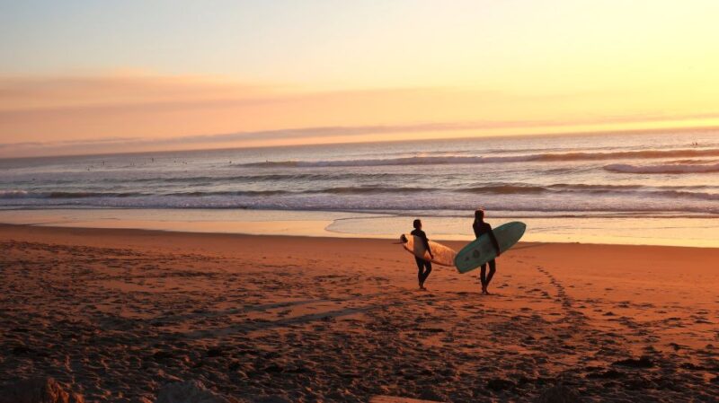 Surfing in Mount Lavinia - Included Gear and Services