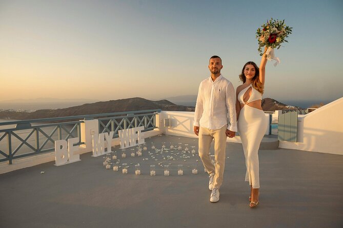Surprise Proposal Photoshoot in Santorini - Meeting and End Points