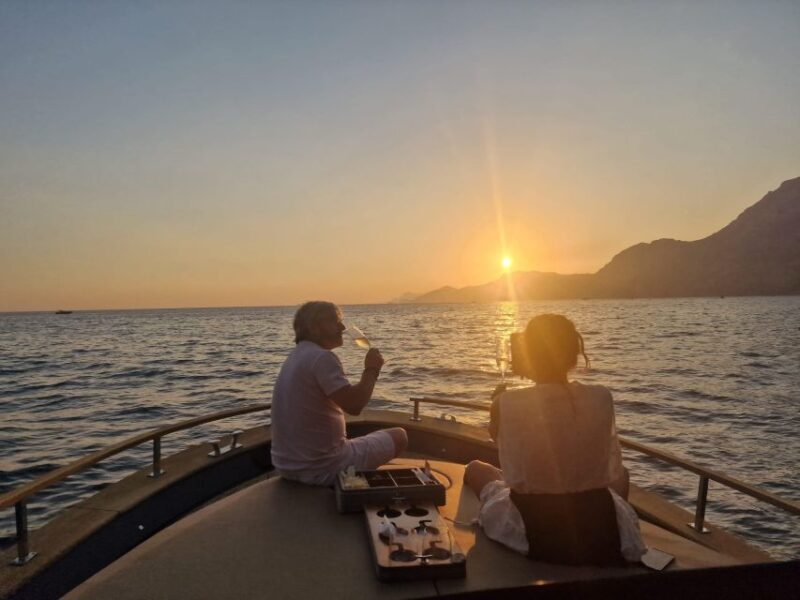Surprise Your Other Half With a Fiery, Romantic Sunset - Key Points