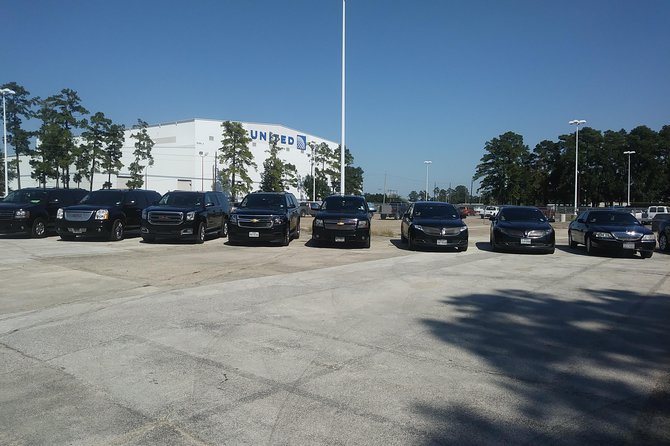 SUV FIT UP 6 Adults Private Ride IAH Airport Houston- Galveston. - Key Points