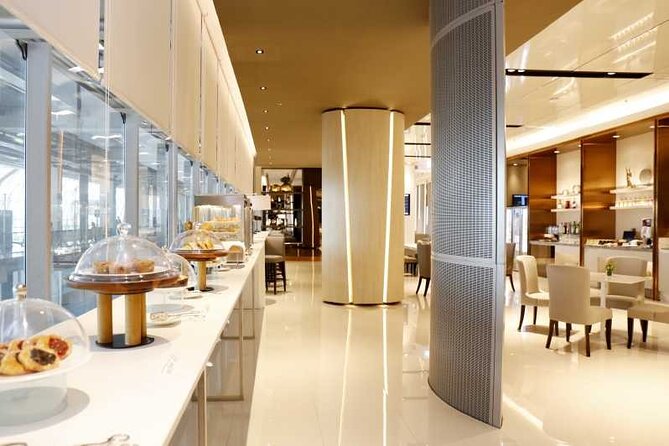 Suvarnabhumi Airport 2-Hour Miracle Lounge Access - Food and Beverage Offerings