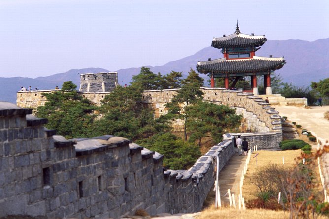 Suwon Hwaseong Fortress and Korean Folk Village Day Tour From Seoul - Tour Logistics and Booking
