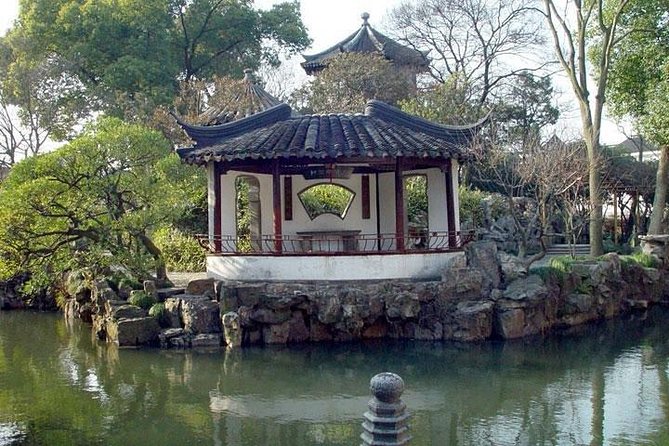 Suzhou Day Tour to Classical Garden and Tongli Water Town - Discovering Tongli Water Town