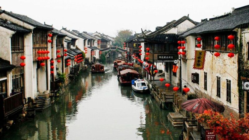 Suzhou: Gardens and Tongli or Zhouzhuang Water Town - Tongli Water Town