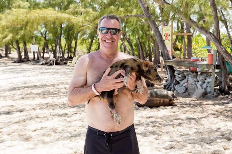 Swim With Famous Pigs at Rose Island - Inclusions