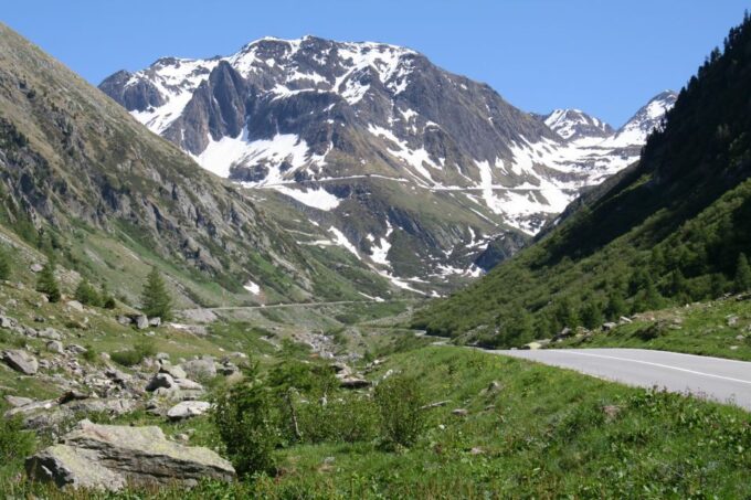Switzerland: Private Transfer by Car to Anywhere - All Taxes and VAT Included