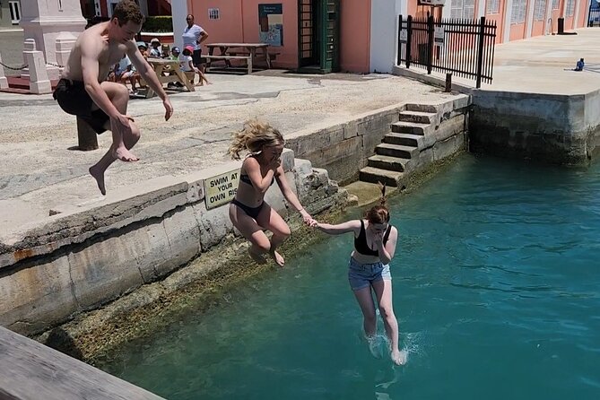 Swizzle Me Up: Shared Tour in Bermuda - Sightseeing, Shopping, and Local Dining