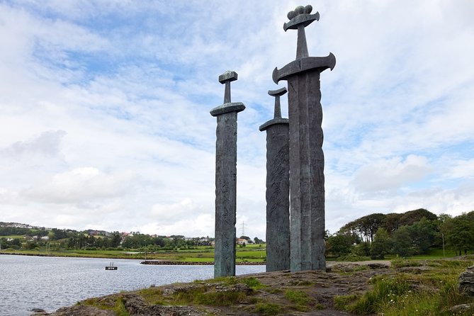 Swords in Rock Monument and Stavanger Highlights Private Tour - Reviews and Accessibility