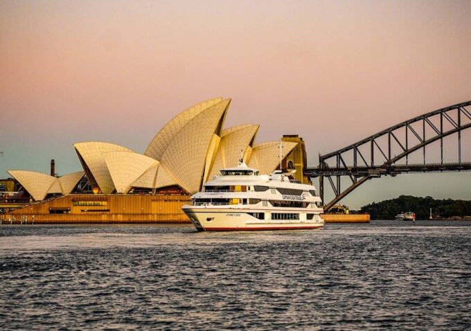 Sydney: Harbour Dinner Cruise With 3, 4 or 6-Course Menu - Additional Cruise Amenities