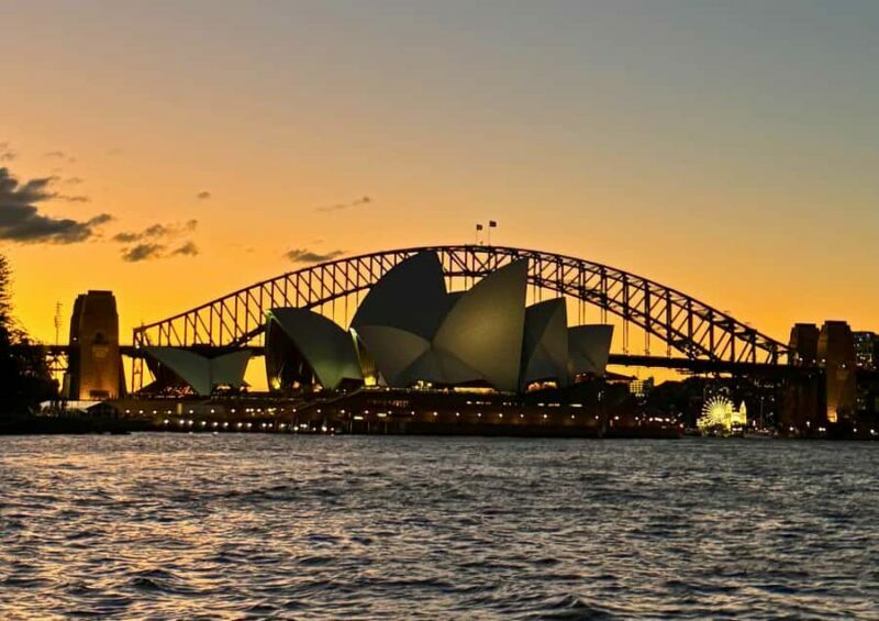 Sydney: Harbour Dinner Cruise with Buffet - Key Points