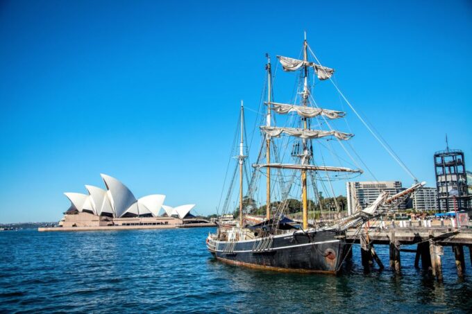 Sydney Harbour: Tall Ship Lunch Cruise - Scenic Harbour Cruise