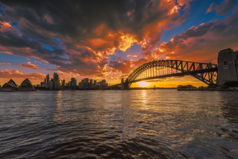 Sydney Harbours True Crime Cruise - Cruise Features