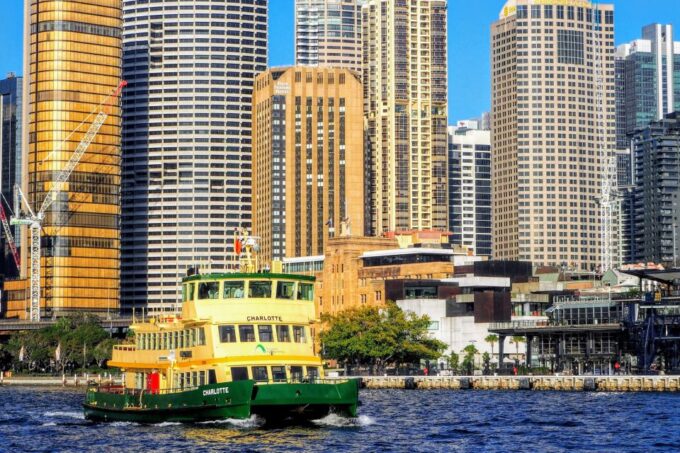 Sydney: Private Quay People, Sydney Harbour Walking Tour - Exploring the Royal Botanic Garden