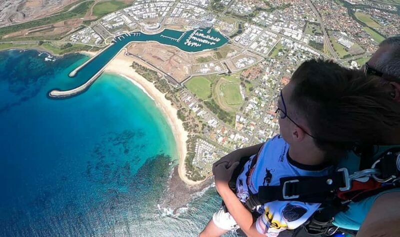 Sydney, Shellharbour: 15,000ft Tandem Beach Skydive - An In-Depth Look at the Shellharbour Skydiving Experience