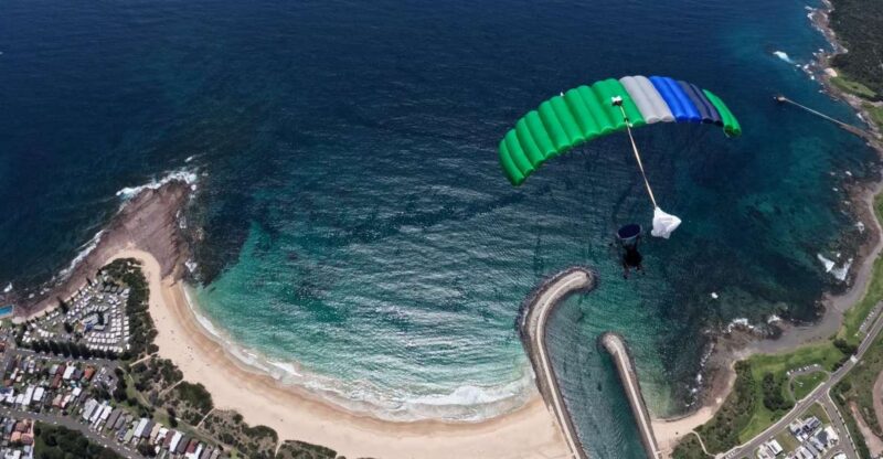 Sydney, Shellharbour: Skydive With Beachside Landing - Freefall and Parachute Ride