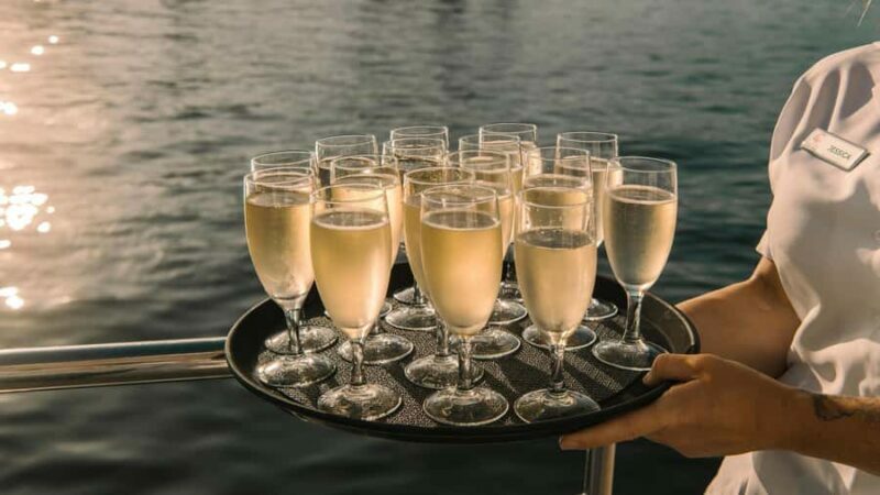 Sydney: Sydney Harbor Lunch Cruise with Welcome Drink - Dining Experience and Food Quality