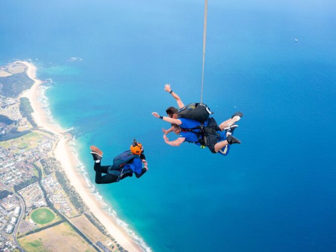 Sydney, Wollongong: 15,000-Foot Tandem Beach Skydive - Booking Options and Logistics