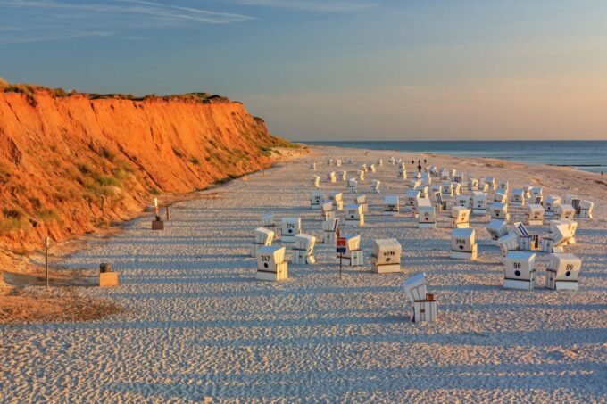 Sylt: Guided Island Tour by Bus With Sylt Highlights - Discover Munkmarsch