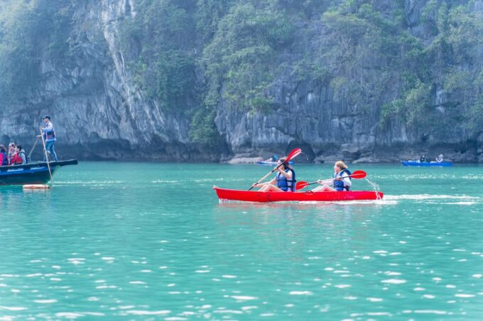 Symphony Cruise With Sung Sot Cave, Ti Top Island & Lunch - Meeting Information