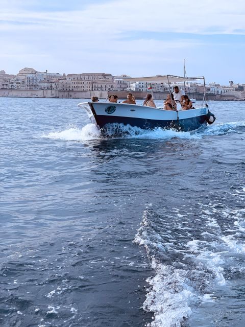 Syracuse: Ortigia and Sea Caves Excursion by Boat - Accessibility and Language
