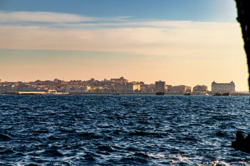 Syracuse: Ortigia Island Boat Tour With Lunch and Wine - Key Points