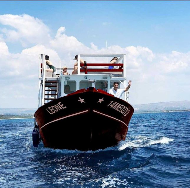 Syracuse: Ortigia Island Boat Tour With Lunch and Wine - Food and Beverage Details