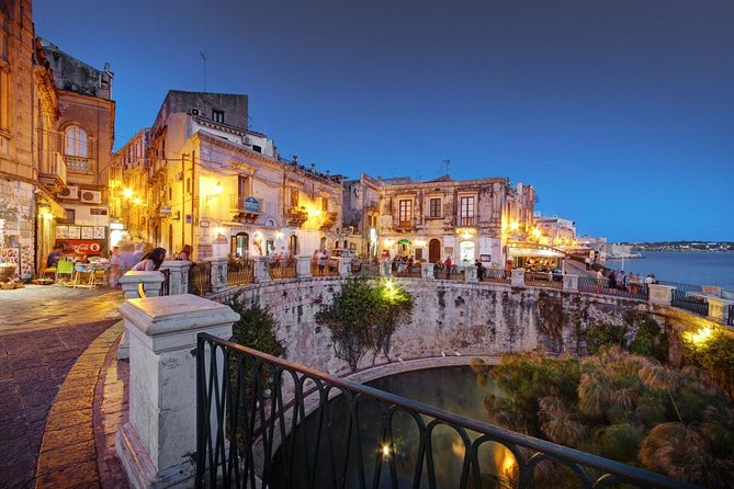 Syracuse Private Walking Tour With Traditional Lunch and Wine - Island of Ortygia