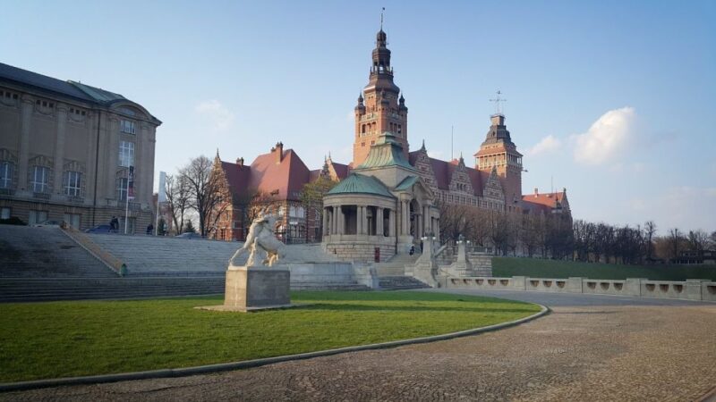 Szczecin Underground Routes and Old Town Private Walking Tour - Key Points