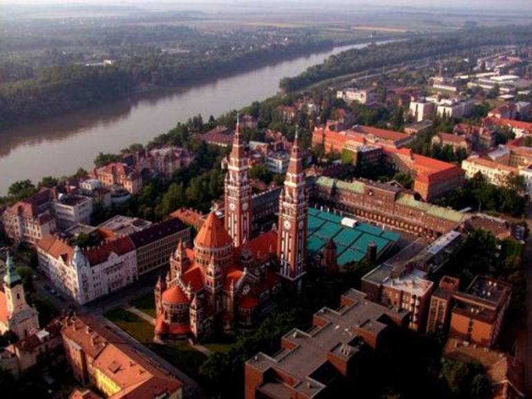 Szeged Full-Day Private Sightseeing Tour From Budapest - Szegeds Historic Center