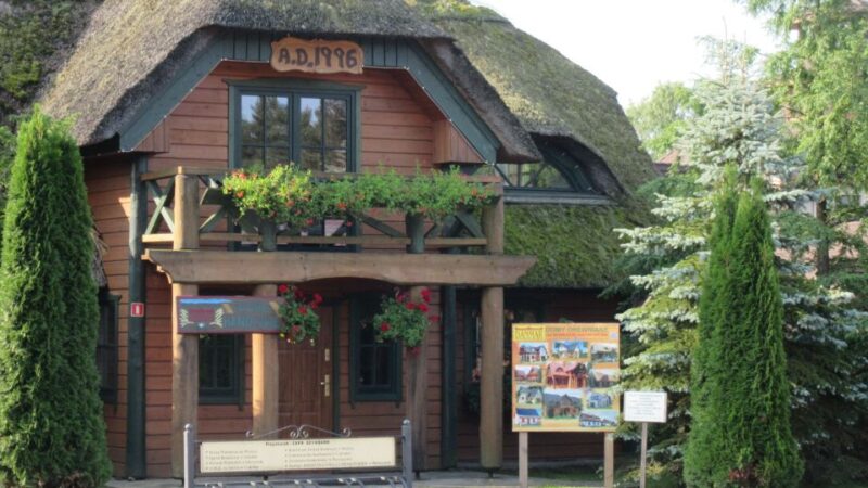 Szymbark: Kashubian Switzerland 5-Hour Private Tour - Explore Beautiful Scenery
