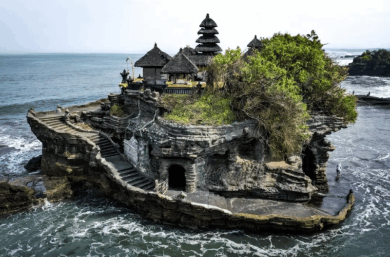 Tabanan: Investigating Floating Temple of Tanah Lot - Scenic Rice Terrace Experience