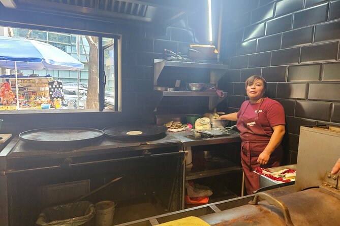 Tacos Unlimited: Mezcal or Wine Experience in Polanco! - English-Speaking Guide for the Tour