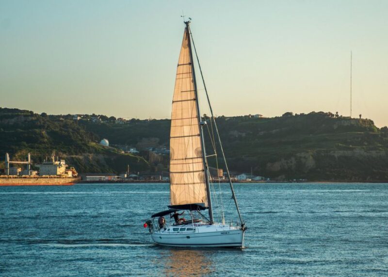 Tagus: Sailboat Private Tour - Experience Highlights