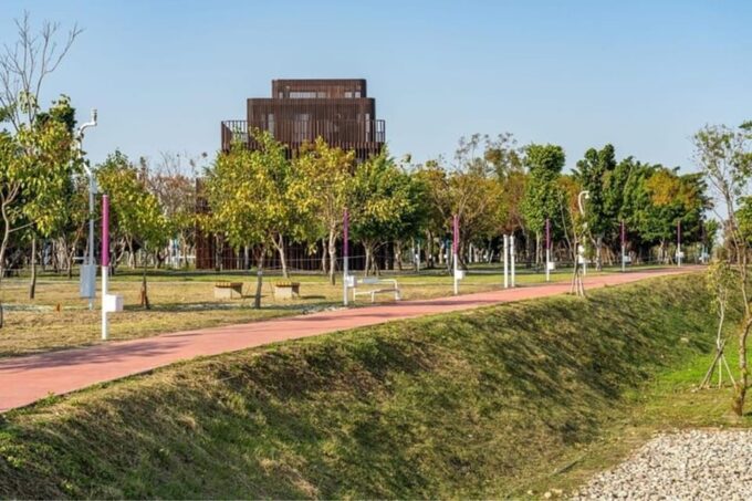 Taichung City: Sightseeing Walking Tour With a Local Guide - Tour Duration and Price