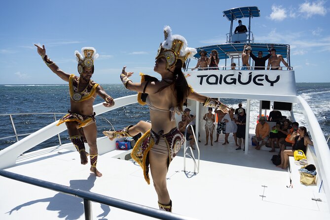 Taiguey Emotion Show - Crew and Hospitality
